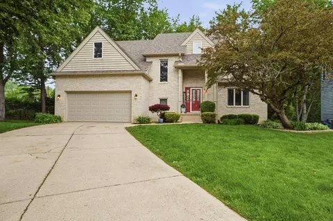 5204 Woodmere Ct, Valparaiso, IN 46383