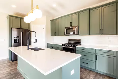 Kitchen - 7620 E 115th Ave, Crown Point, IN 46307 photo 4 of 5