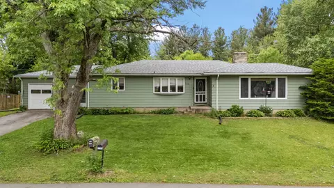 115 N George St, Medaryville, IN 47957