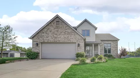 11616 Barberry Ct, Saint John, IN 46373