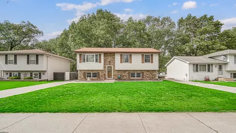 4140 Marquette Rd, Lake Station, IN 46405