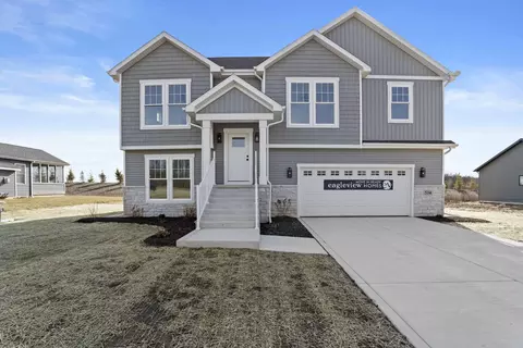 543 Scenic View Ave, Valparaiso, IN 46385