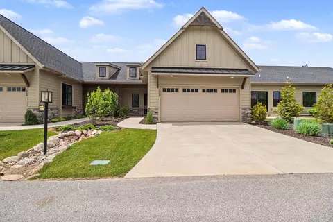 1907 E Woodglen Cir, Valparaiso, IN 46383