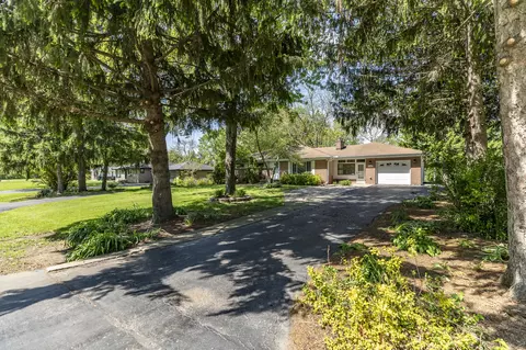 9430 Hilltop Dr, Saint John, IN 46373