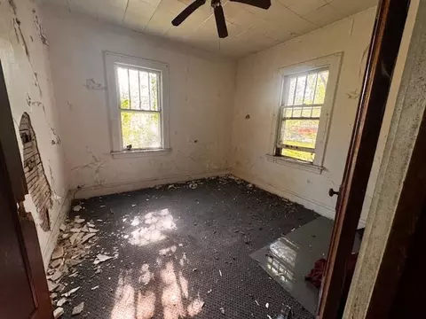 709 Vermont St, Gary, IN 46402 photo 5