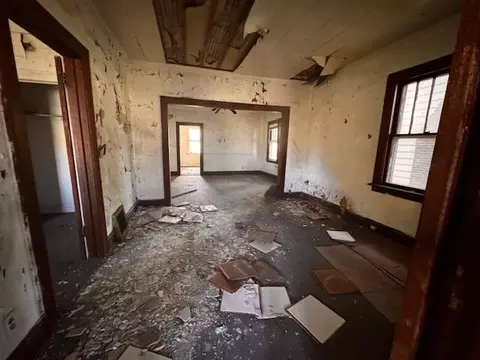 709 Vermont St, Gary, IN 46402 photo 7