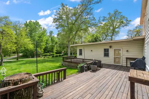 Exterior - 332 E 650, La Porte, IN 46350 photo 11 of 15