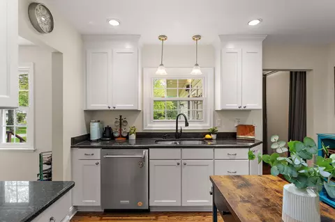 Kitchen - 332 E 650, La Porte, IN 46350 photo 4 of 5