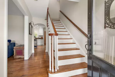 Entry Way - 332 E 650, La Porte, IN 46350 photo 1 of 4