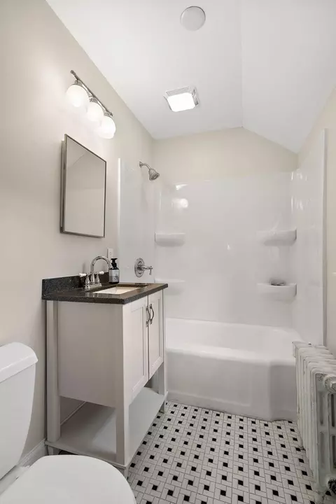 Bath - 332 E 650, La Porte, IN 46350 photo 2 of 7