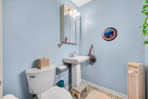 Bath - 519 Hickory Ln, Munster, IN 46321 photo 2 of 2