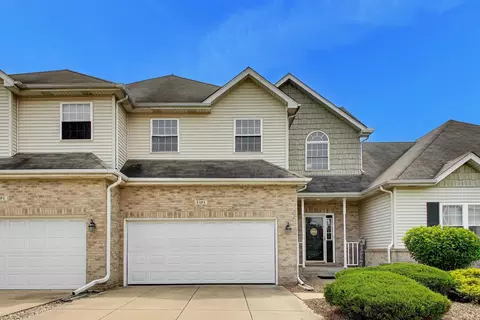 5494 Victoria Pl, Crown Point, IN 46307