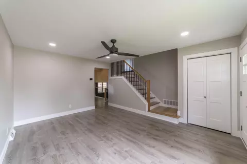 340 Golfview Dr, Schererville, IN 46375