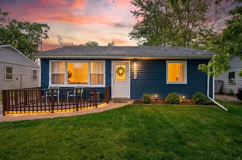 725 Juniper Rd, Valparaiso, IN 46385