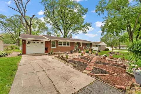 5340 Mary Ann Ln, Merrillville, IN 46410