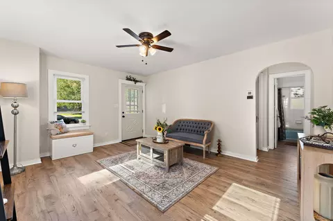 Entry Way - 2832 W 41st Ave, Gary, IN 46408 photo 1 of 1