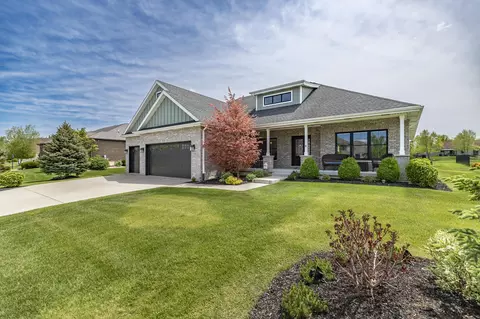 9863 Elle Ave, Saint John, IN 46373
