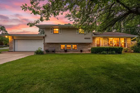 3150 Oakwood St, Portage, IN 46368