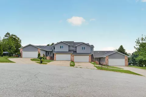 401 Dogwood Ct, Hebron, IN 46341