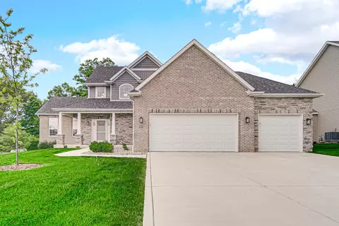 772 Cirque Dr, Crown Point, IN 46307