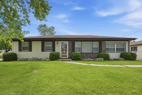 340 Midway Dr, Valparaiso, IN 46385