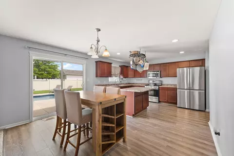 Kitchen - 1167 Kinner Dr, Chesterton, IN 46304 photo 1 of 4