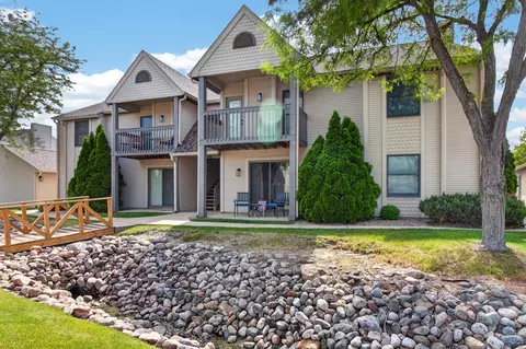 3507 Timberbridge Dr #C, Valparaiso, IN 46383