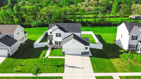 5710 Burr Ridge Cir, Crown Point, IN 46307 photo 2