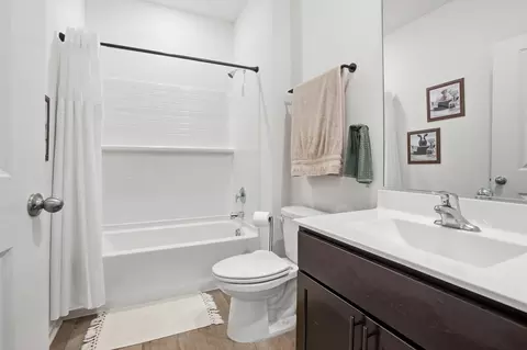 Bath - 7677 W 105th Pl, Crown Point, IN 46307 photo 1 of 2
