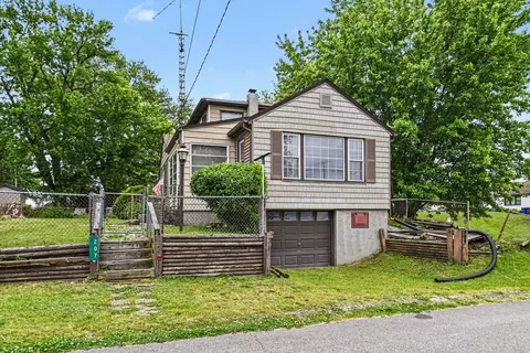 207 N Lilac Ln, Walkerton, IN 46574