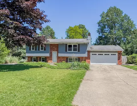 53 Cain Dr, Valparaiso, IN 46383