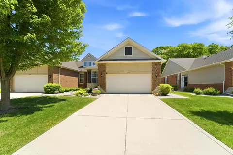 8745 Forest Glen Ct, Saint John, IN 46373