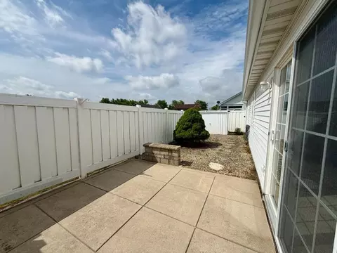 Exterior - 1263 W 96th Ln, Crown Point, IN 46307 photo 2 of 4