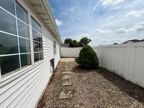 Exterior - 1263 W 96th Ln, Crown Point, IN 46307 photo 3 of 4