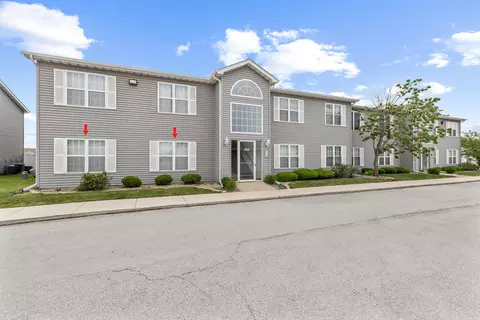 8222 Lincoln Cir #C, Merrillville, IN 46410