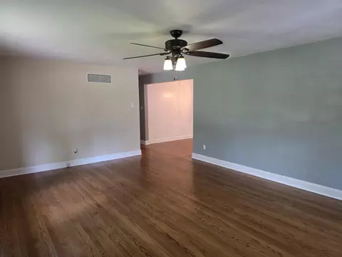 Living - 405 Fairview Ave, Crown Point, IN 46307 photo 2 of 5