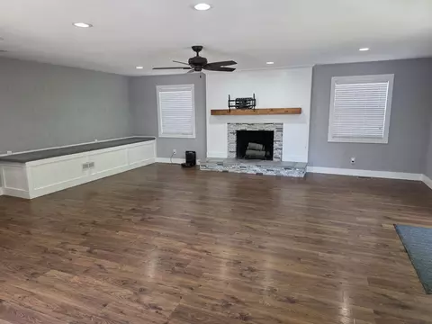 Living - 405 Fairview Ave, Crown Point, IN 46307 photo 4 of 5