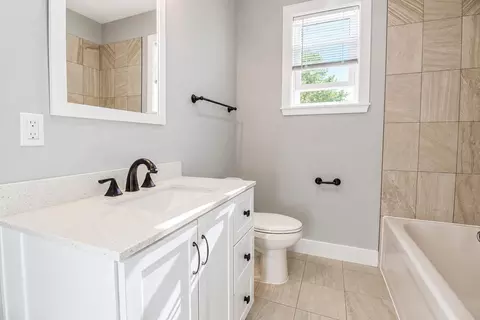 Bath - 809 E Culver Rd, Knox, IN 46534 photo 2 of 3