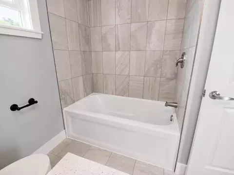 Bath - 809 E Culver Rd, Knox, IN 46534 photo 3 of 3