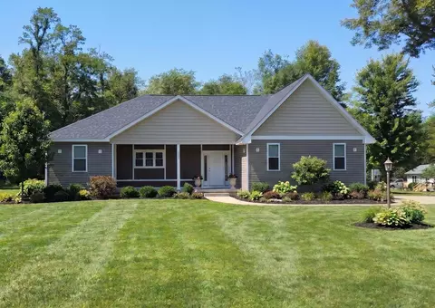 809 E Culver Rd, Knox, IN 46534