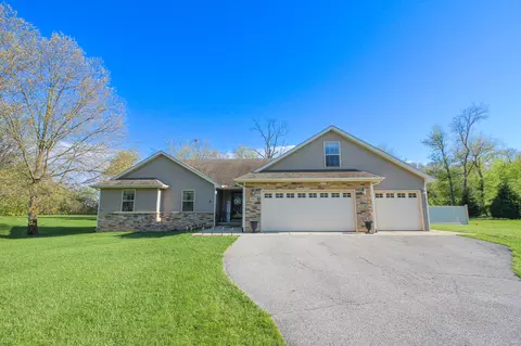 2913 Cardinal Dr, Wheatfield, IN 46392