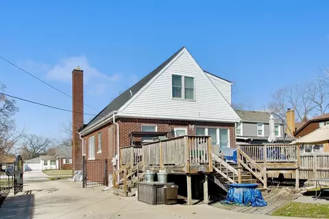 Exterior - 8039 Forest Ave, Munster, IN 46321 photo 7 of 19