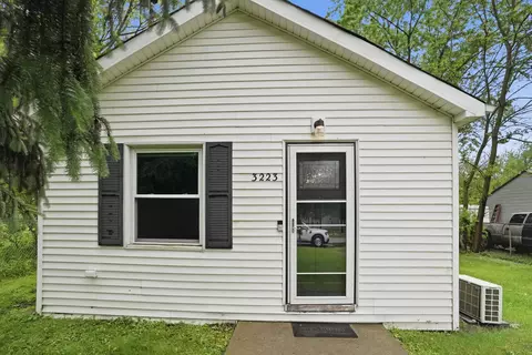 3223 E 35th Pl, Lake Station, IN 46405
