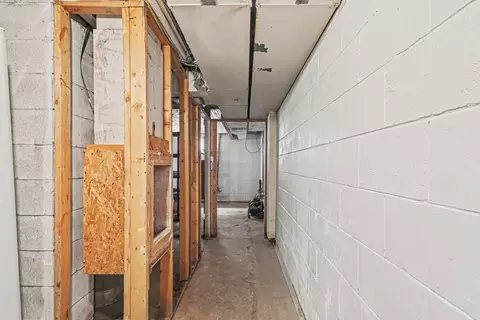 Entry Way - 305 W 35th Ave, Griffith, IN 46319 photo 2 of 2