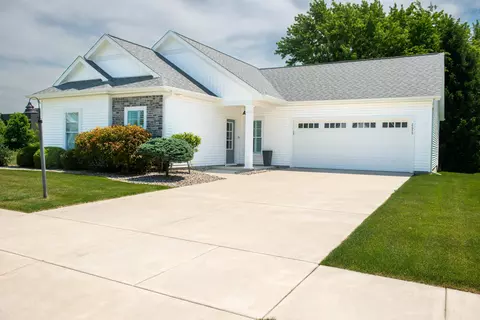 2655 Flagstone Dr, Valparaiso, IN 46385