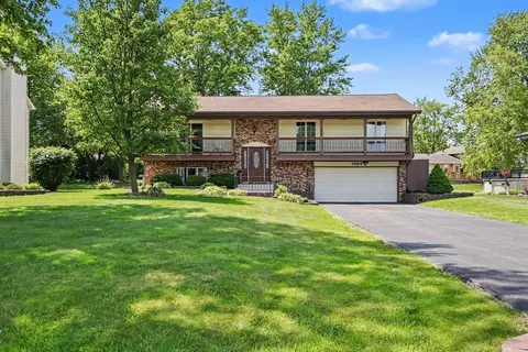 1594 Sunnyslope Dr, Crown Point, IN 46307