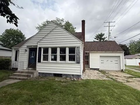 118 W Spring St, Winamac, IN 46996