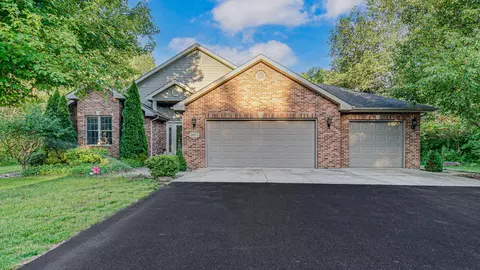 11057 Pleasant Grove Dr, Wheatfield, IN 46392