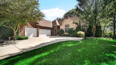81 Scotscraig Dr, Valparaiso, IN 46385