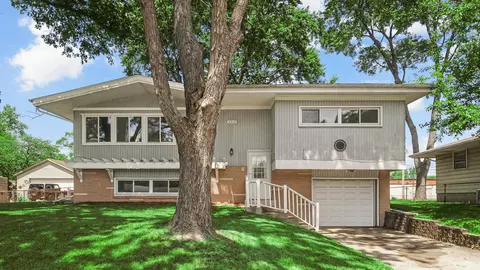 6310 Defiance Ave, Portage, IN 46368